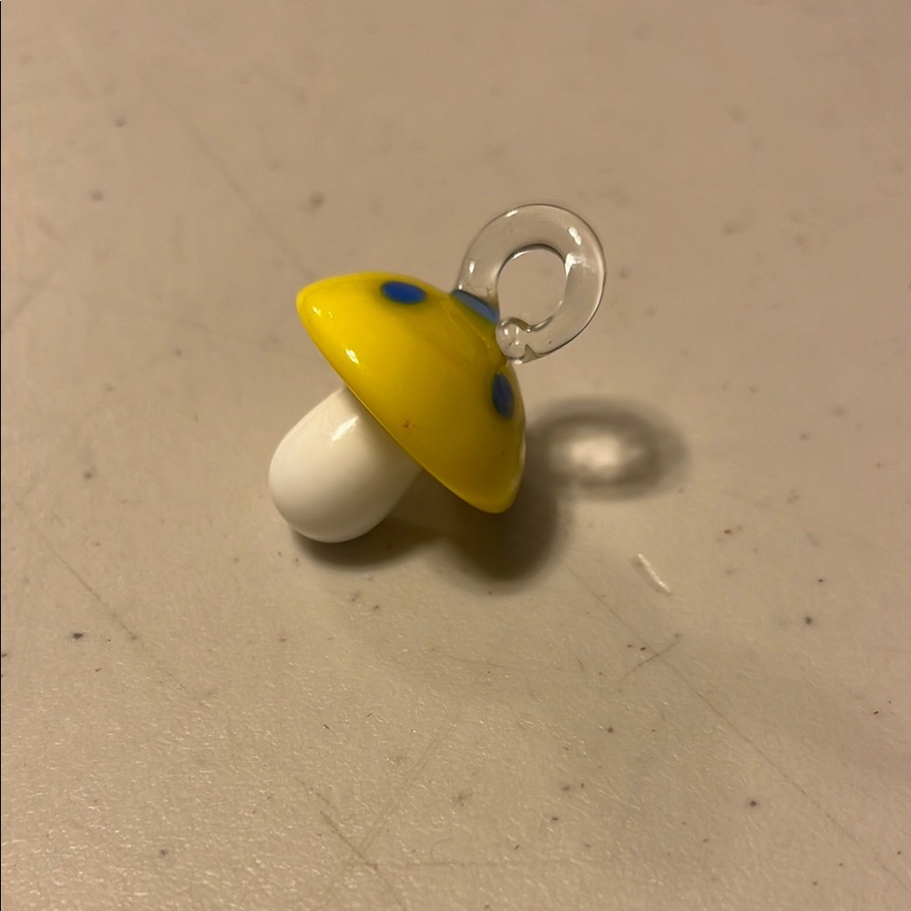 Yellow Mushroom blown Glass Pendant. Blenko - Picture 2 of 2